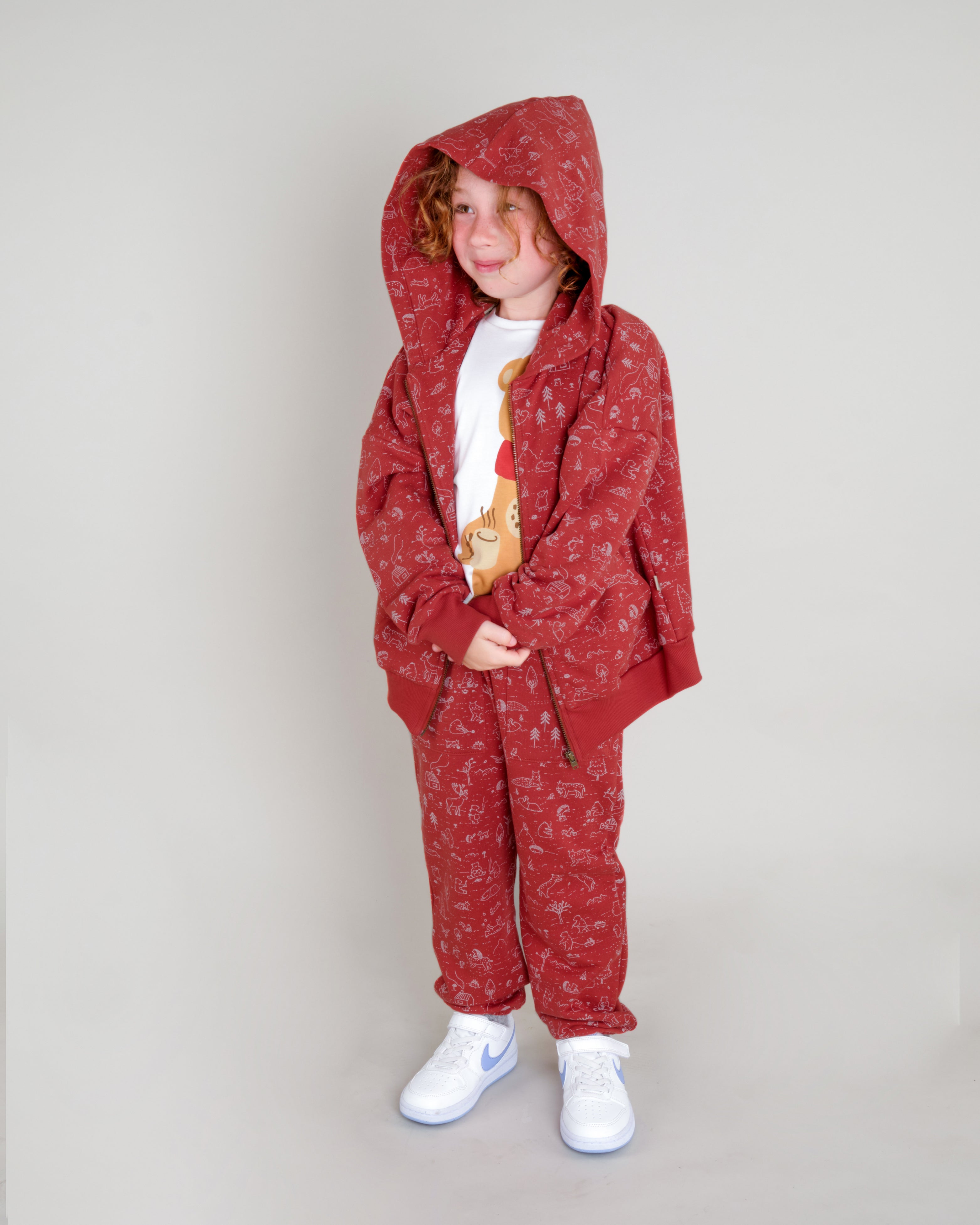 Polera con Capucha - Historia Rojo Ladrillo