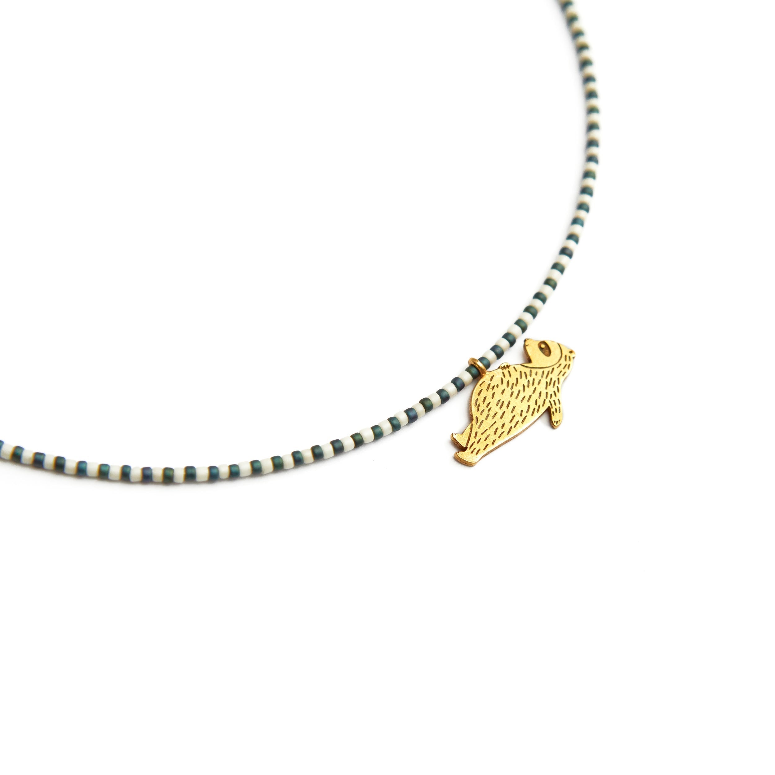 Gargantilla Dije Oso Echado Dorada Y Mostacillas