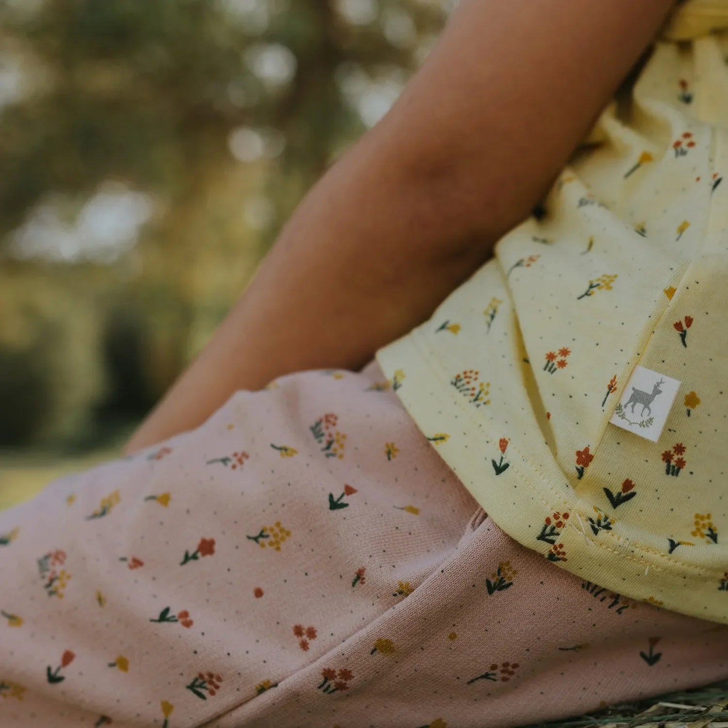 Shorts Rosa Caoba - Flores Silvestres
