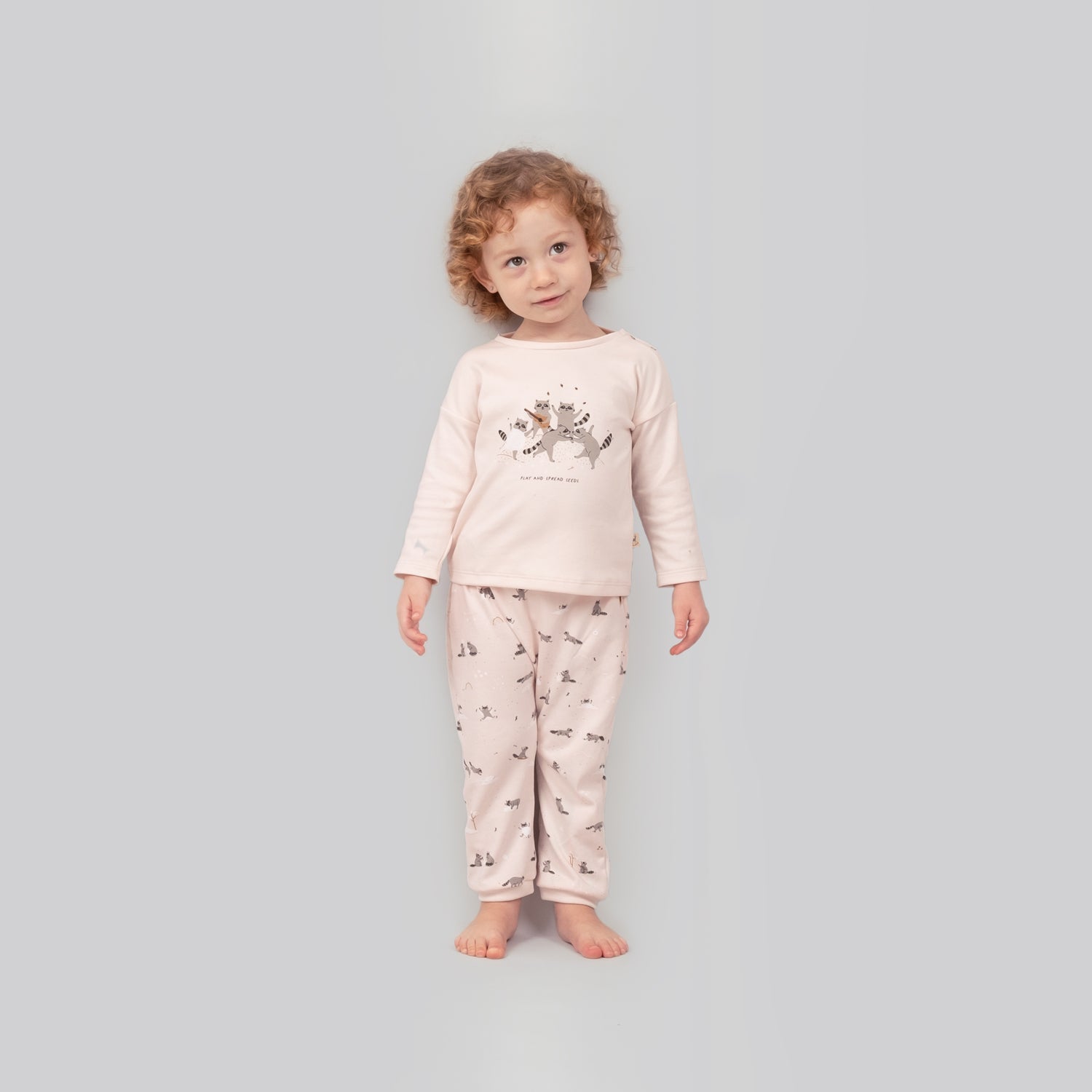 Pantalón 'frolicsome raccoons' pearl