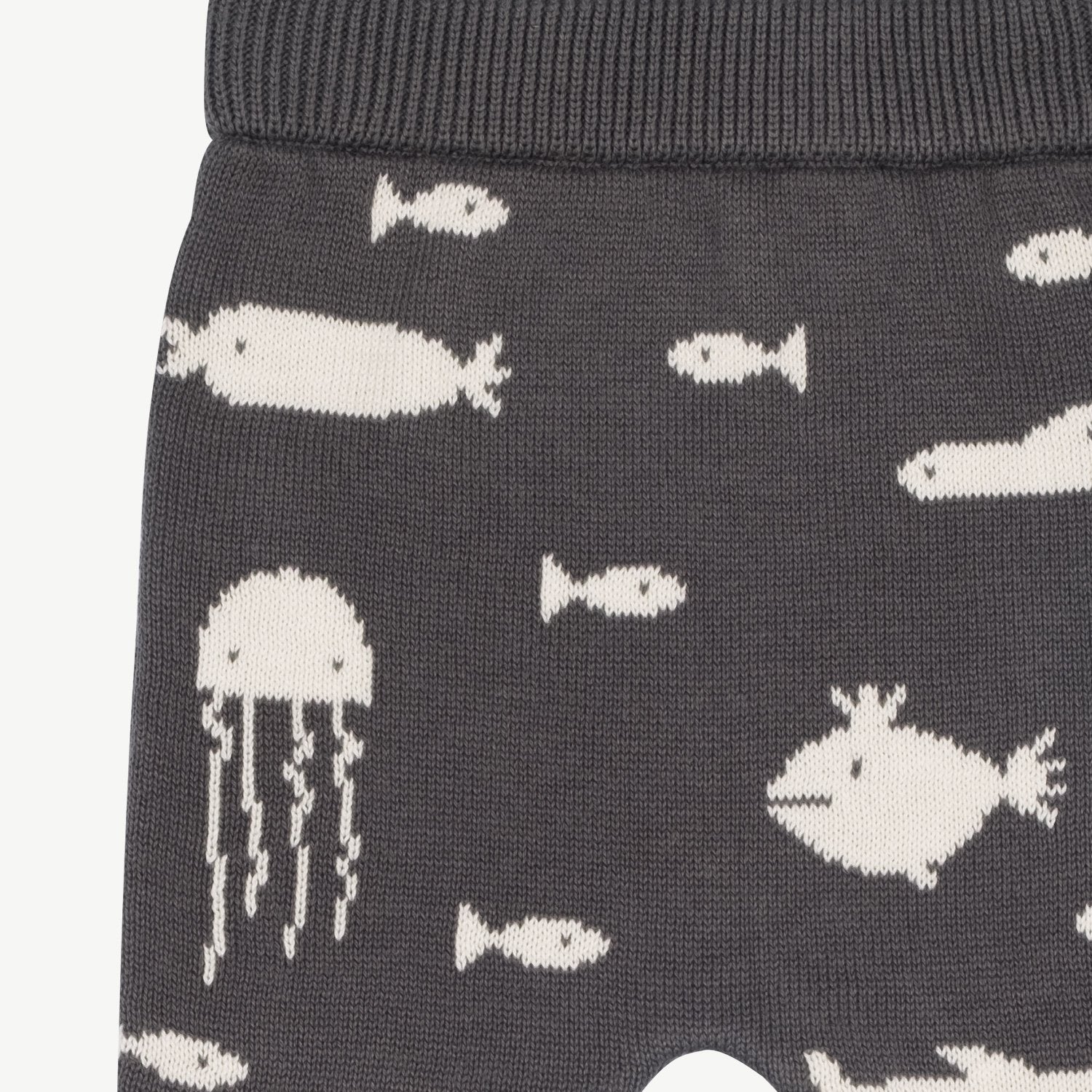 Pantalón 'stranger fish' raven