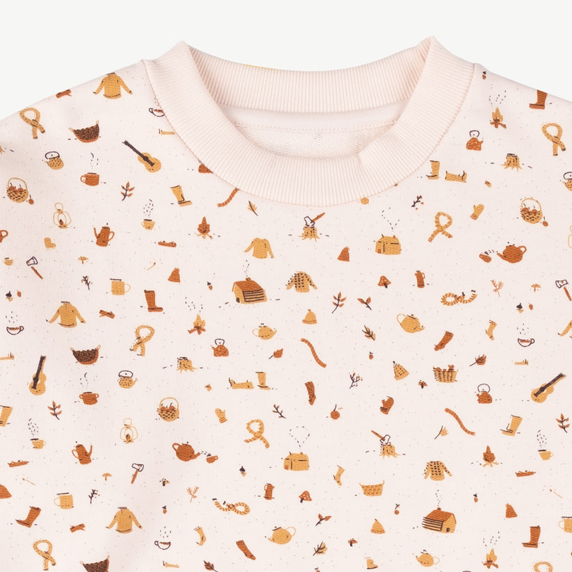 Sweatshirt 'winter essentials' pearl