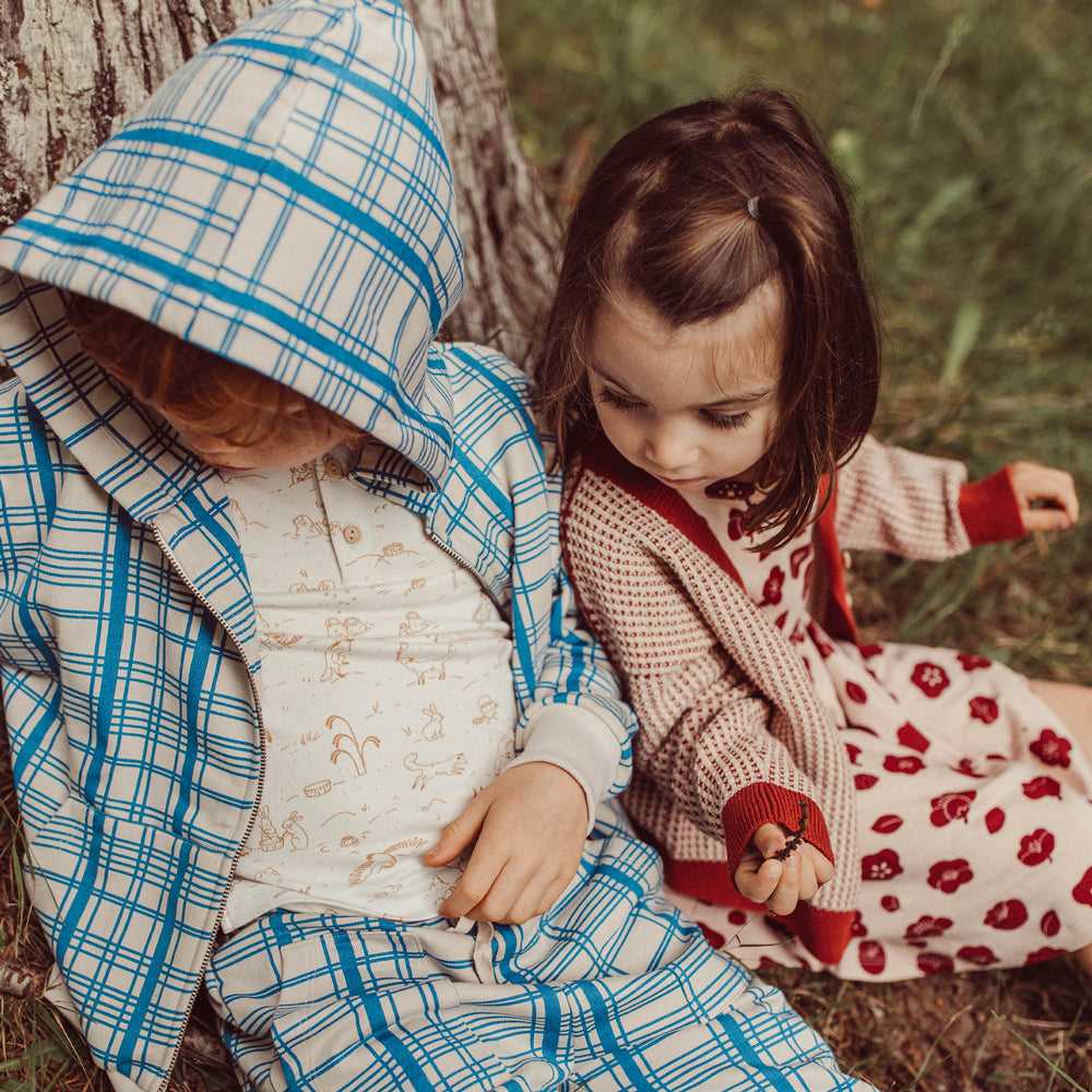 Polera con Capucha ‘Winter Checks Dark Blue’ (Cuadros) White Sand