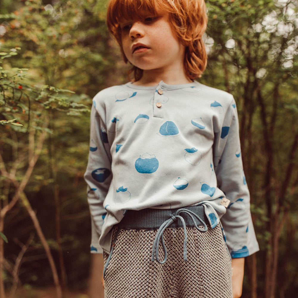 Polo Henley ‘Fruitful Patience' (Frutos) Celestial Blue